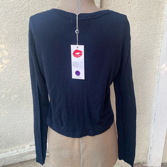 NWT WildFox fabulous cropped long sleeve top with great writing in front - Picture 5 of 10